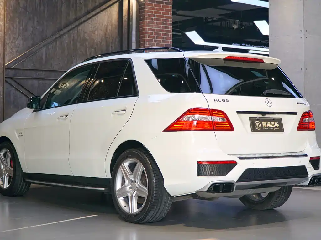 Mercedes-Benz Mercedes-Benz M-Class AMG 2012 ML 63 AMG 2014 - thumbnail 4