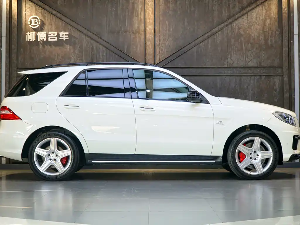 Mercedes-Benz Mercedes-Benz M-Class AMG 2012 ML 63 AMG 2014 - thumbnail 21