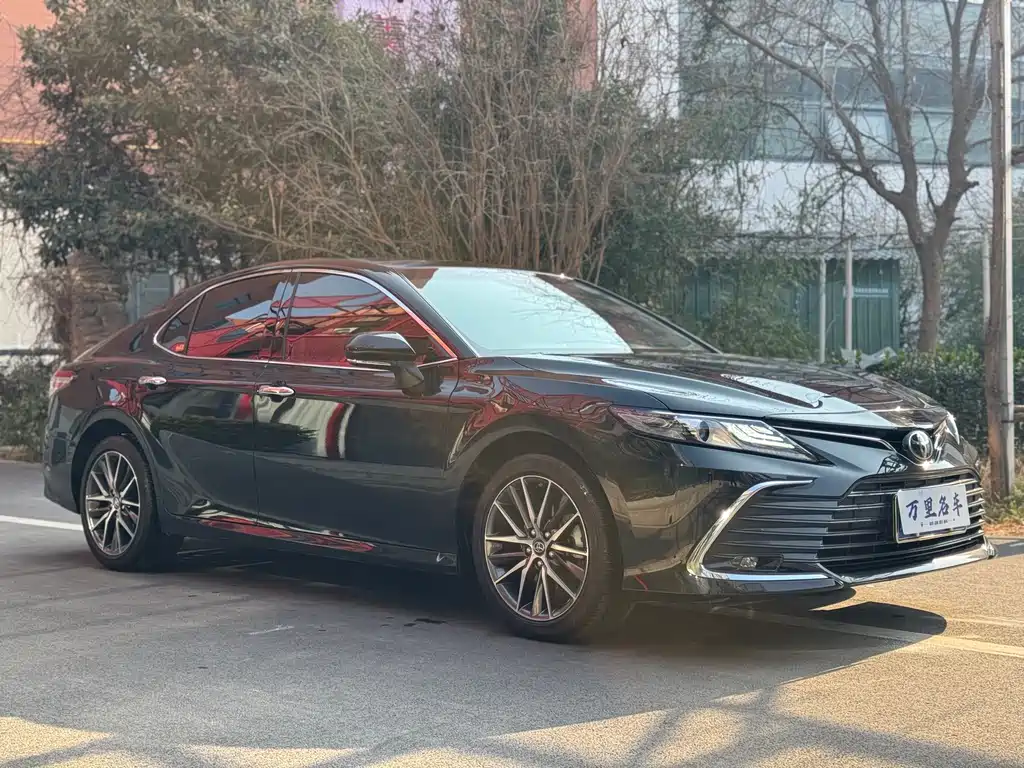 Toyota Toyota Camry 2021 2.5G Luxury Edition 2023 - thumbnail 3