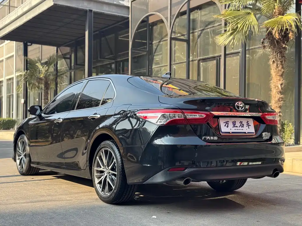 Toyota Toyota Camry 2021 2.5G Luxury Edition 2023 - thumbnail 21