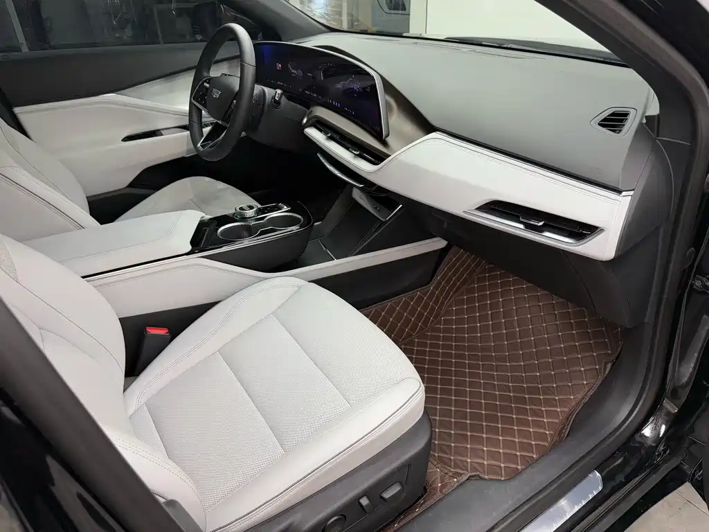 Cadillac Cadillac GT4 2023 25T Luxury 2025 - thumbnail 12