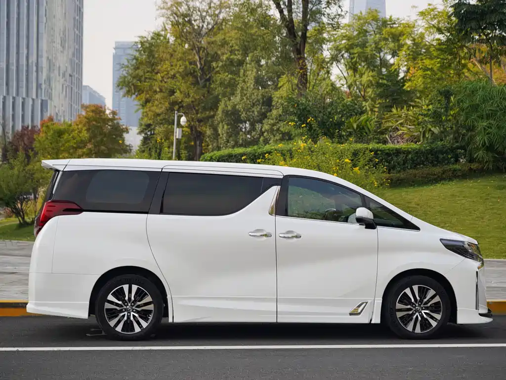 Toyota Alphard 2018 Model Year Facelift 3.5L Executive Version 2019 - thumbnail 4