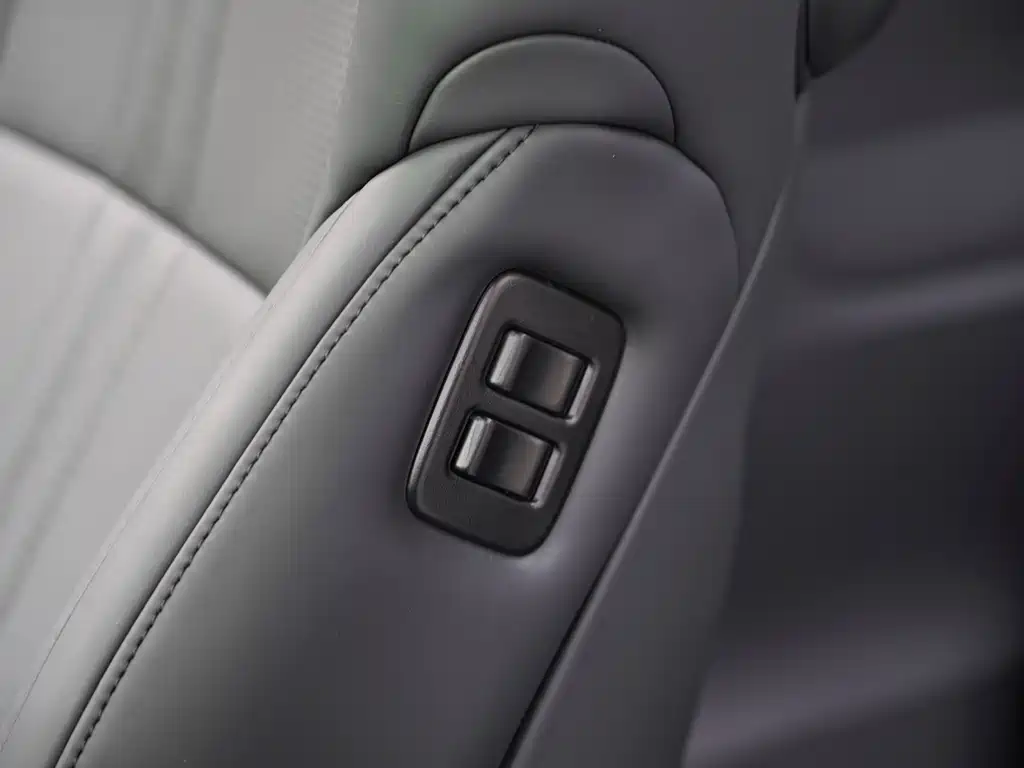 Toyota Alphard 2018 Model Year Facelift 3.5L Executive Version 2019 - thumbnail 23