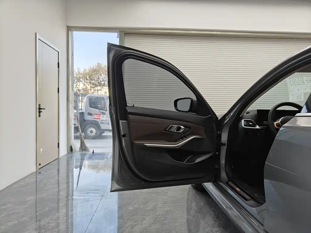 BMW BMW i3 2022 eDrive 35 L 2023 - thumbnail 8