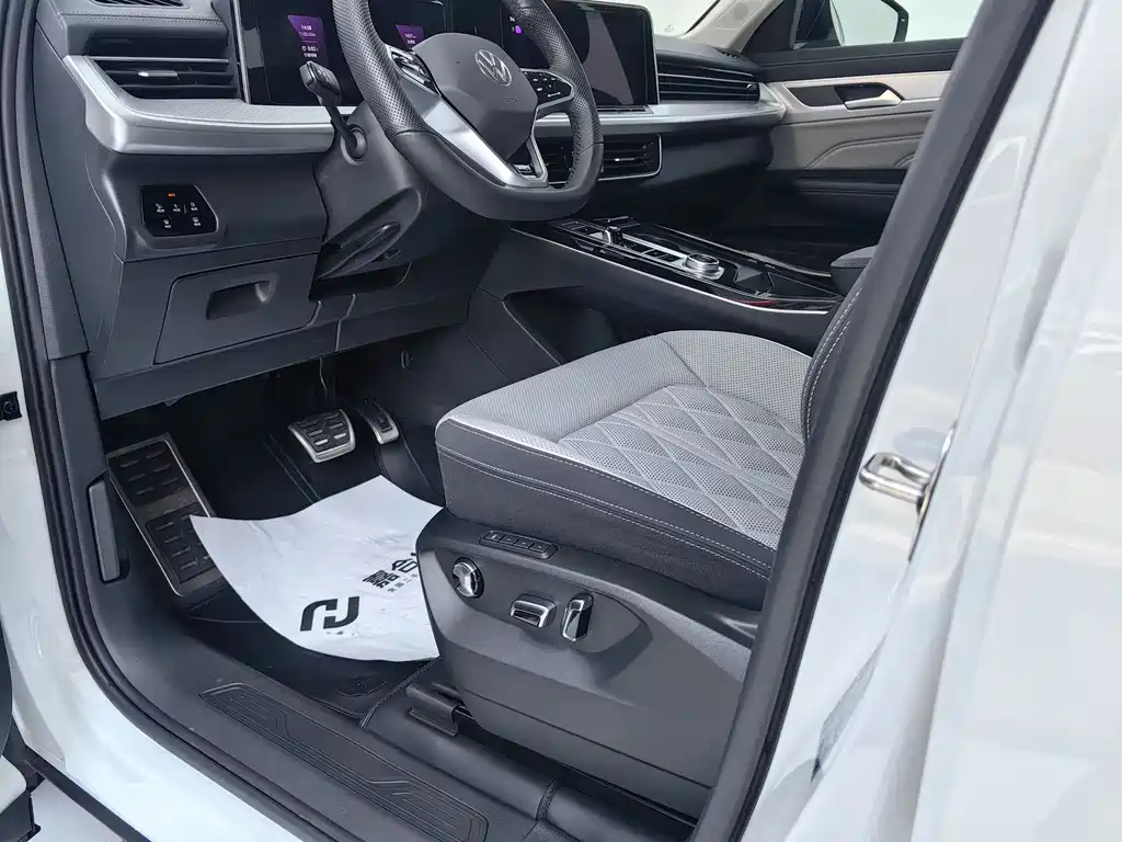 Volkswagen Lantu 2025 380TSI AWD R-Line Touring Zhongxiang Edition 2025 - thumbnail 6