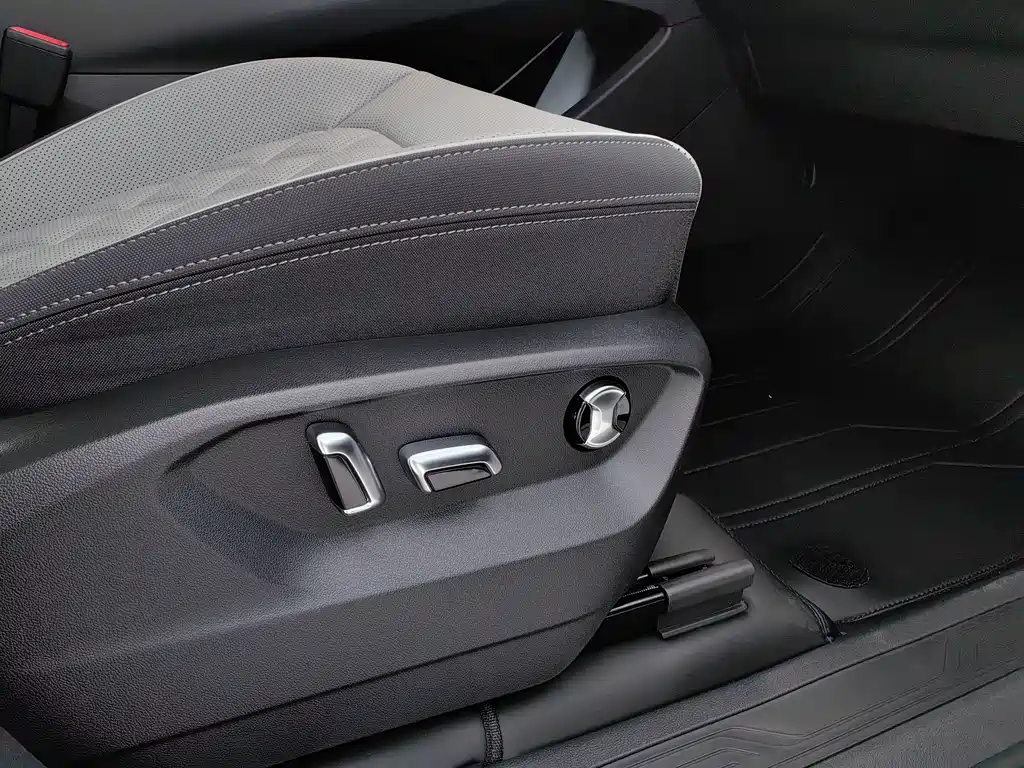 Volkswagen Lantu 2025 380TSI AWD R-Line Touring Zhongxiang Edition 2025 - thumbnail 26