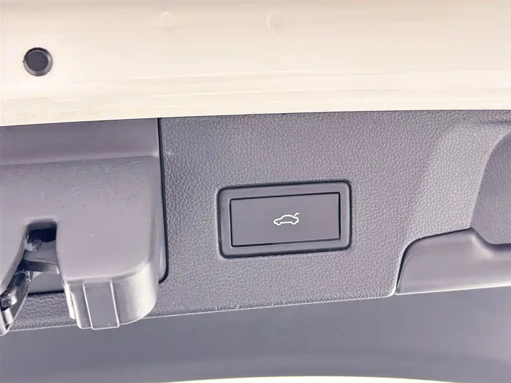 Volkswagen Lamando 2023 Lamando L 280TSI DSG Cool Spice Edition 2023 - thumbnail 10