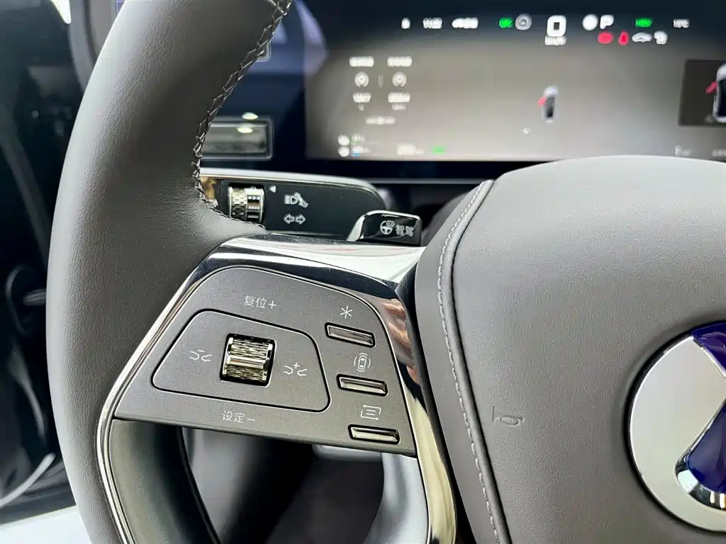Denza Tang Z9 2024 Model 1100km AWD Max Version 2025 - thumbnail 20
