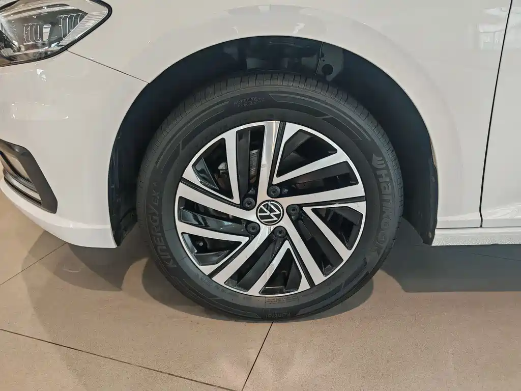 Volkswagen Lavida 2021 280TSI DSG Comfort Edition 2021 - thumbnail 4
