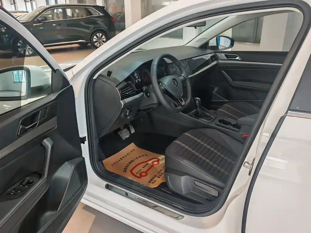 Volkswagen Lavida 2021 280TSI DSG Comfort Edition 2021 - thumbnail 6