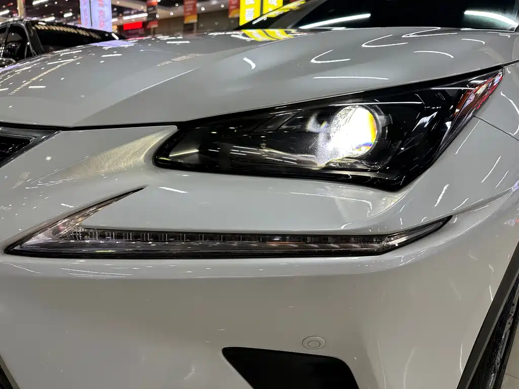 Lexus Lexus NX 200 FWD Base Model VI 2020 - thumbnail 17
