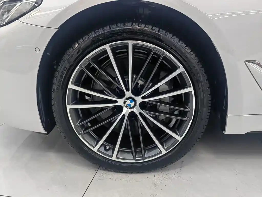 BMW BMW 5 Series 2022 530Li Leading Model M Sport Package 2022 - thumbnail 5