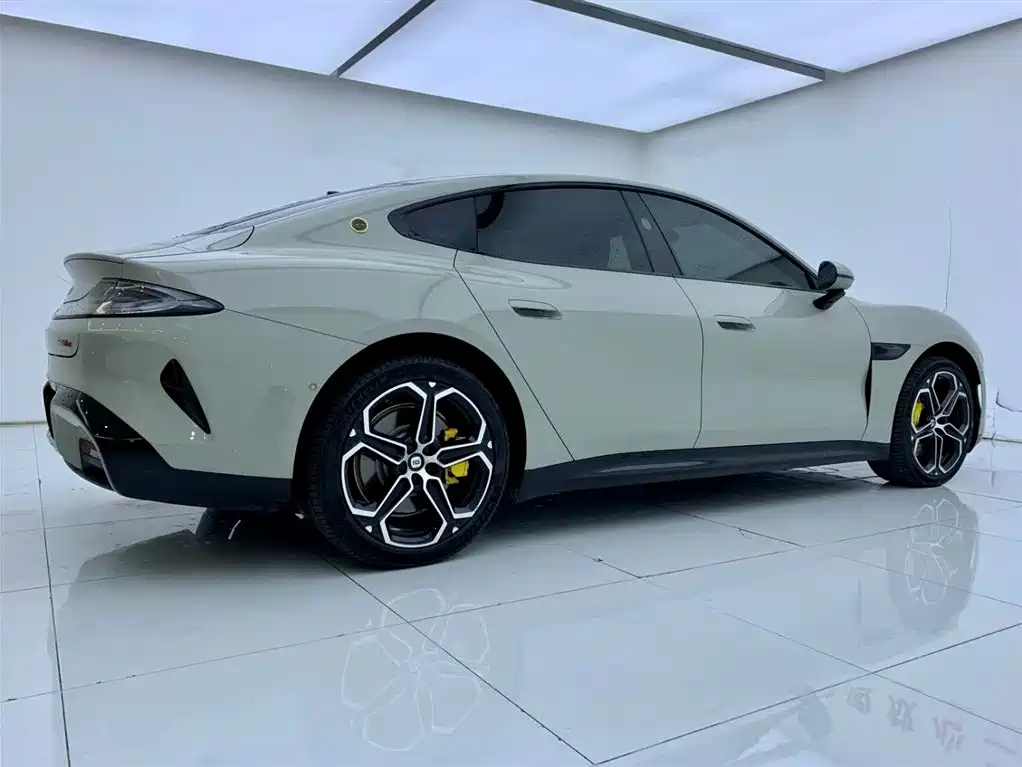 Xiaomi Auto Xiaomi SU7 2024 AWD Ultra-Long Range Intelligent Driving Max Edition 2024 - thumbnail 5