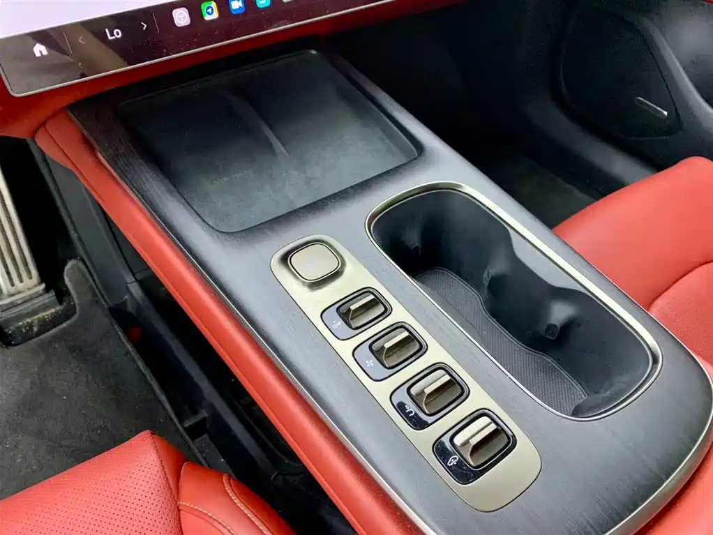 Xiaomi Auto Xiaomi SU7 2024 AWD Ultra-Long Range Intelligent Driving Max Edition 2024 - thumbnail 26