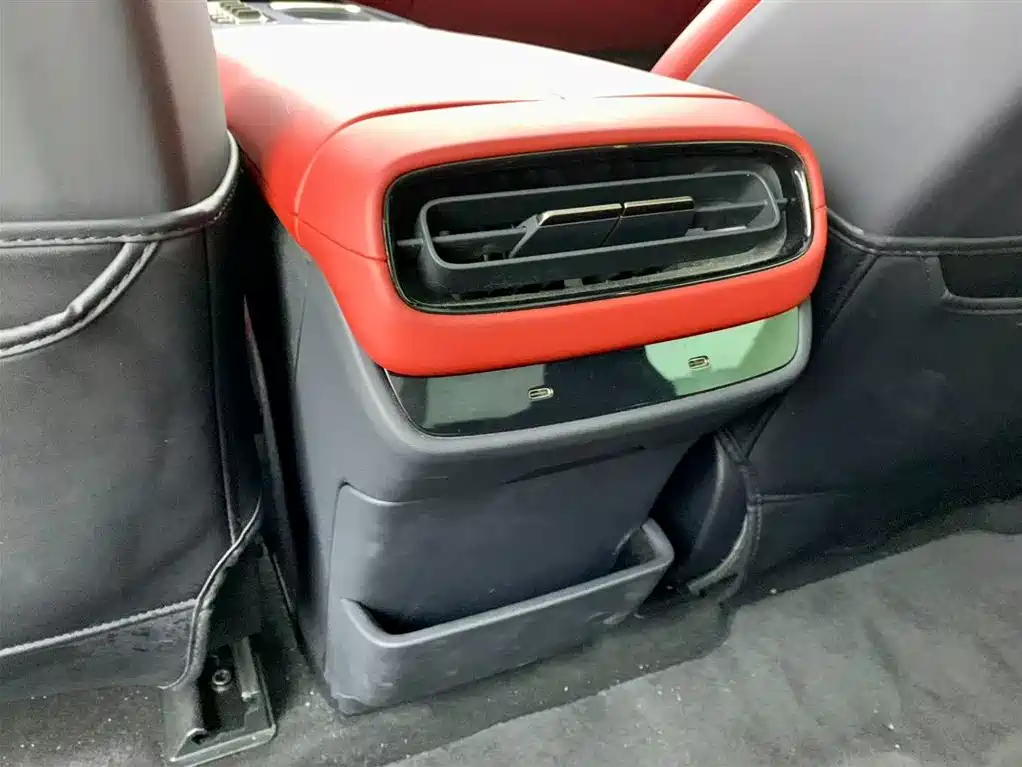 Xiaomi Auto Xiaomi SU7 2024 AWD Ultra-Long Range Intelligent Driving Max Edition 2024 - thumbnail 29