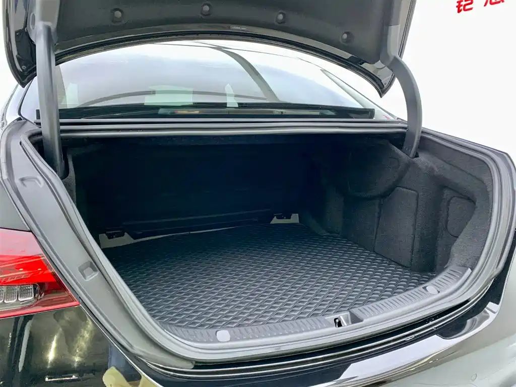 Mercedes-Benz Mercedes-Benz E-Class 2023 E 300 L Sport Fashion Edition 2023 - thumbnail 10