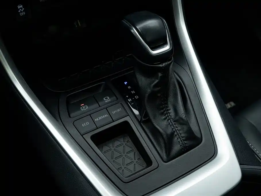 Toyota Venza 2023 2.0L CVT FWD Luxury PLUS Edition 2024 - thumbnail 24