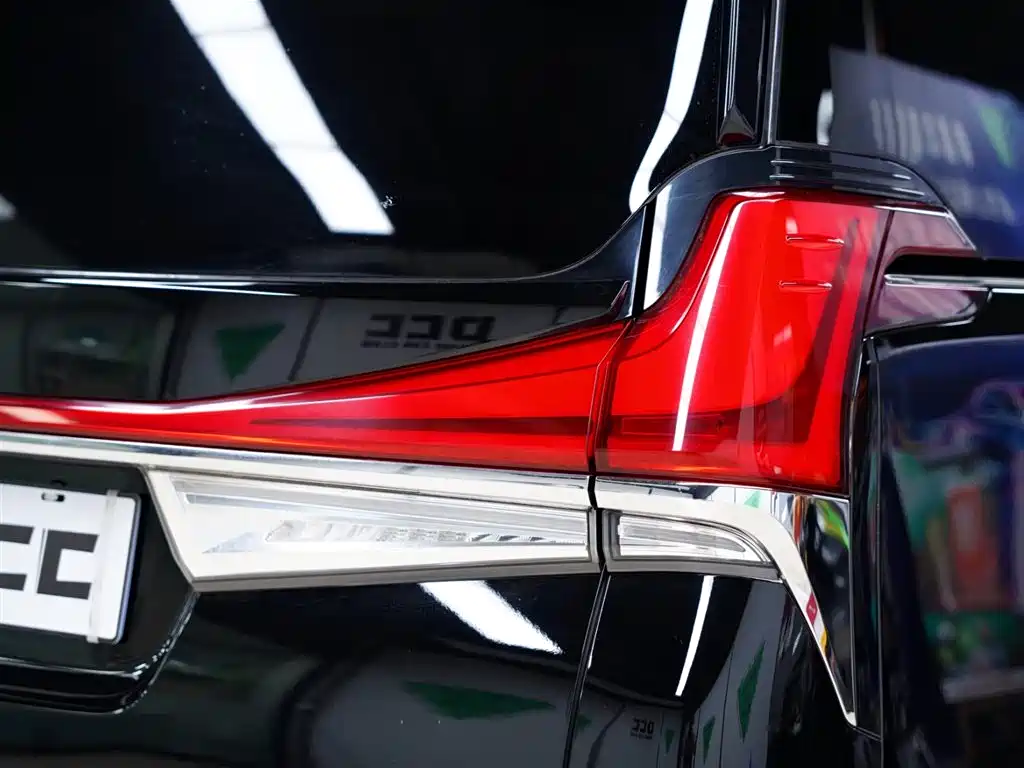 Lexus Lexus LM 300h 4-Seat Executive Version 2020 Model 2022 - thumbnail 5