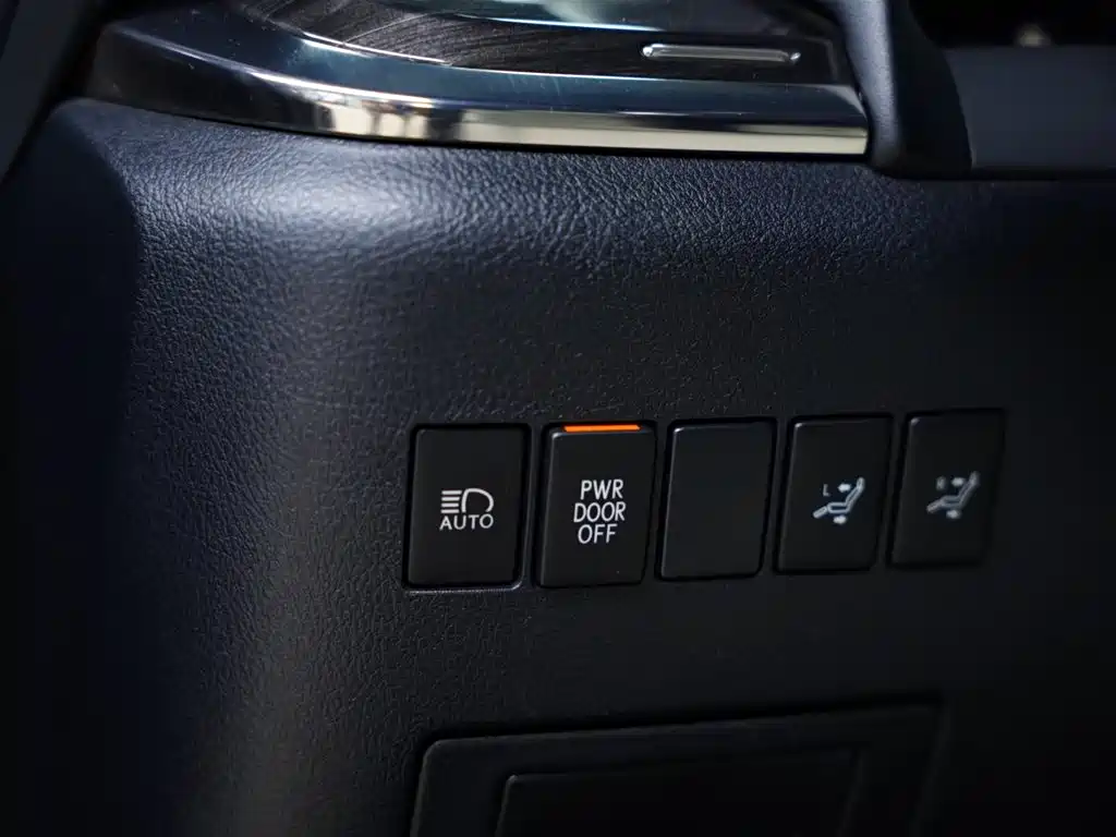 Lexus Lexus LM 300h 4-Seat Executive Version 2020 Model 2022 - thumbnail 27