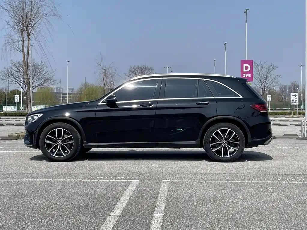 Mercedes-Benz Mercedes-Benz GLC 2022 Facelift GLC 260 L 4MATIC Luxury Edition 2022 - thumbnail 4