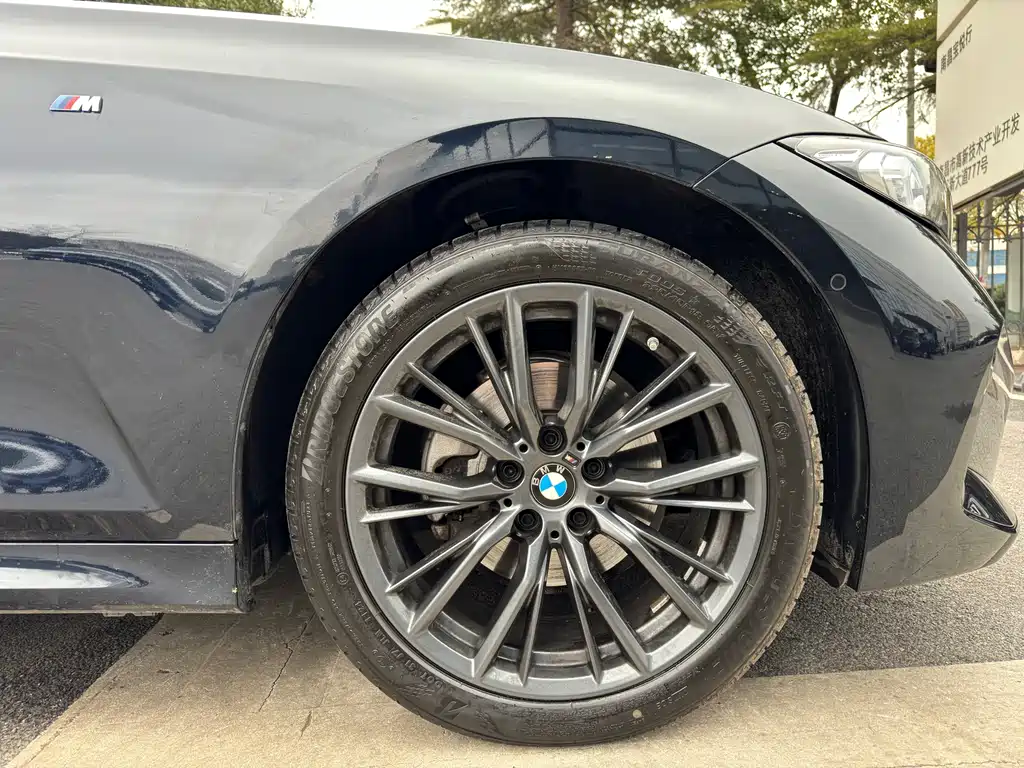BMW BMW 3 Series 2024 325Li M Sport Shadow Night Package 2025 - thumbnail 5