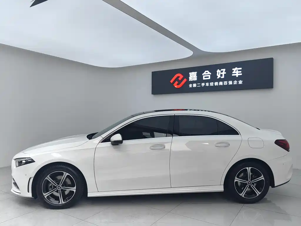 Mercedes-Benz Mercedes-Benz A-Class 2022 A 200 L Sport Sedan Fashion Edition 2022 - thumbnail 3