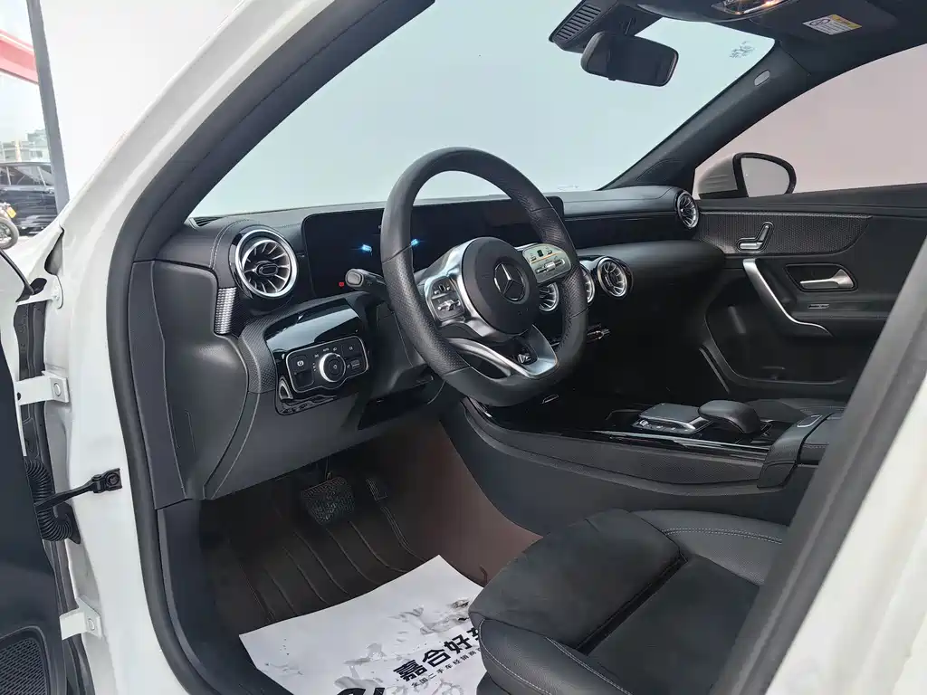 Mercedes-Benz Mercedes-Benz A-Class 2022 A 200 L Sport Sedan Fashion Edition 2022 - thumbnail 9