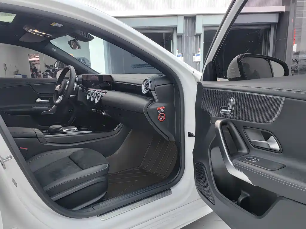 Mercedes-Benz Mercedes-Benz A-Class 2022 A 200 L Sport Sedan Fashion Edition 2022 - thumbnail 15
