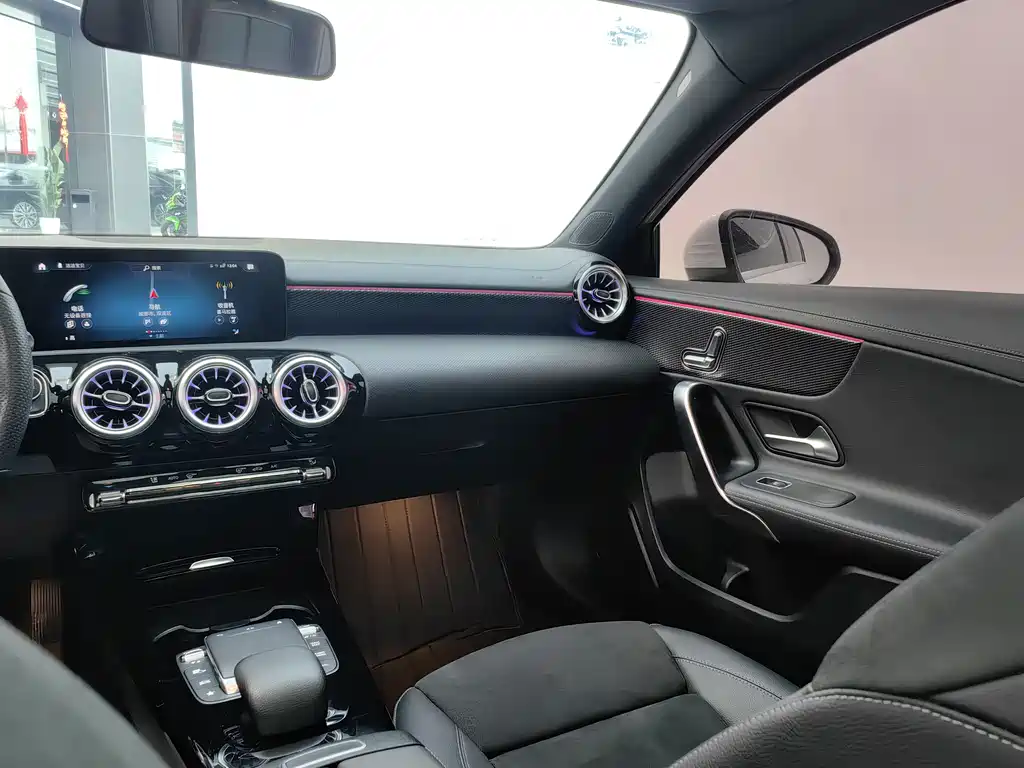 Mercedes-Benz Mercedes-Benz A-Class 2022 A 200 L Sport Sedan Fashion Edition 2022 - thumbnail 25