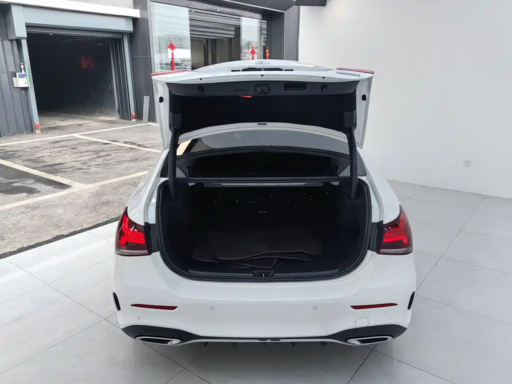 Mercedes-Benz Mercedes-Benz A-Class 2022 A 200 L Sport Sedan Fashion Edition 2022 - thumbnail 27