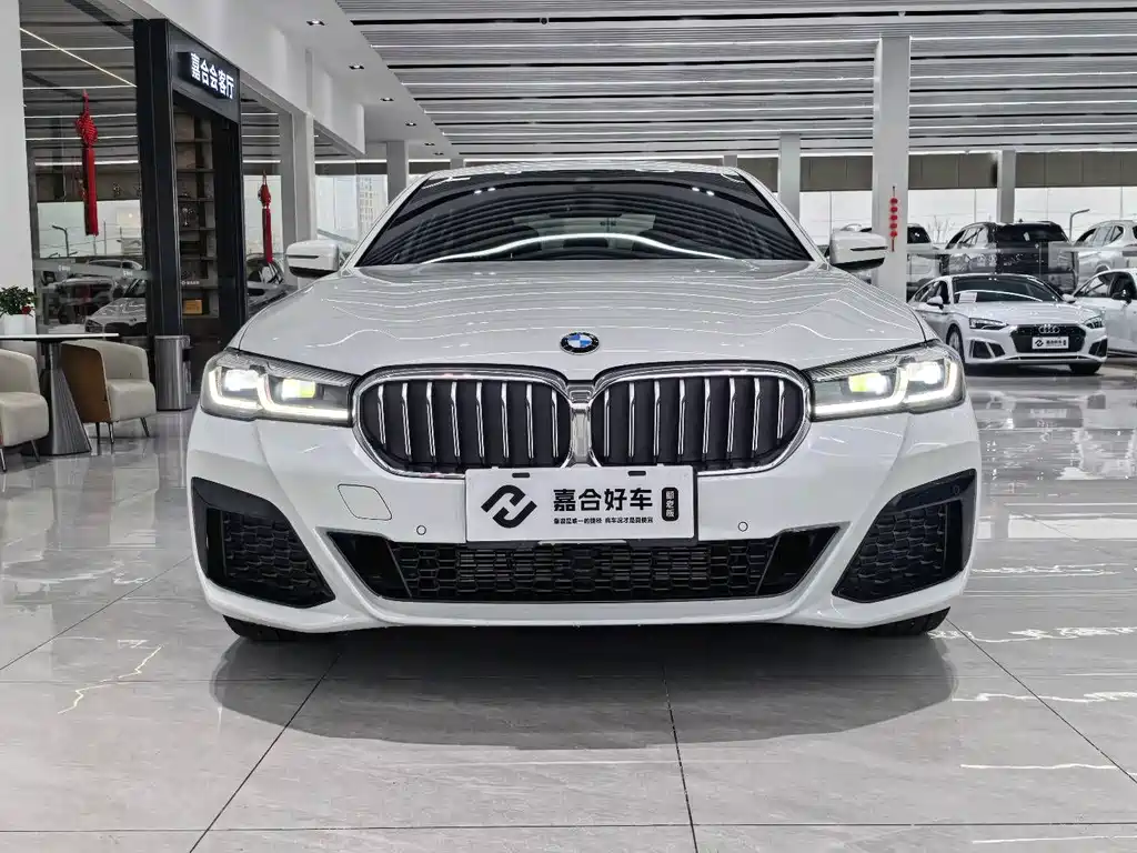 BMW BMW 5 Series 2022 Model Update 2 525Li M Sport Package 2024 - thumbnail 2