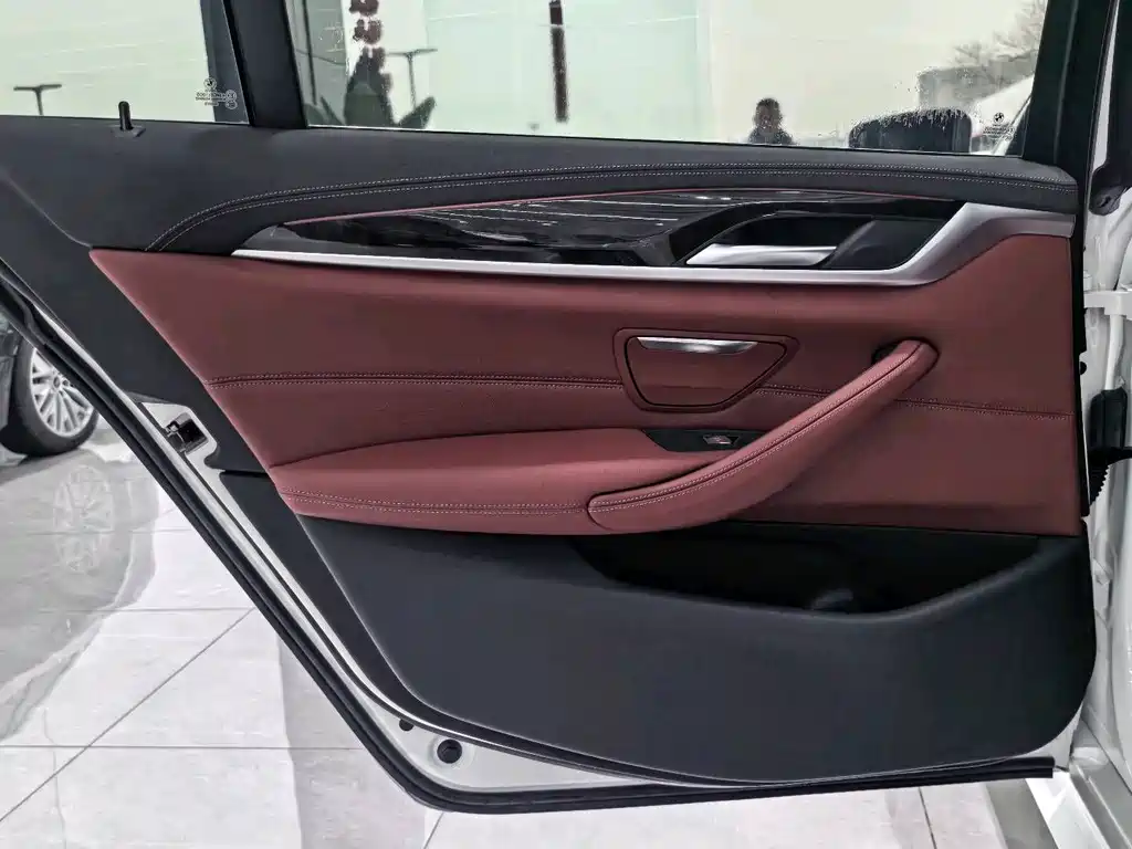 BMW BMW 5 Series 2022 Model Update 2 525Li M Sport Package 2024 - thumbnail 13