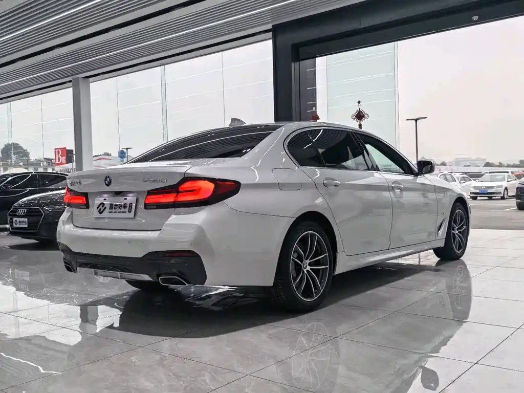 BMW BMW 5 Series 2022 Model Update 2 525Li M Sport Package 2024 - thumbnail 20
