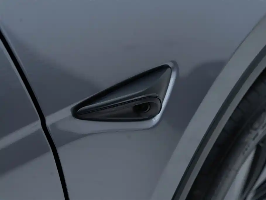 Tesla Model Y 2025 Rear-Wheel Drive Version 2025 - thumbnail 11