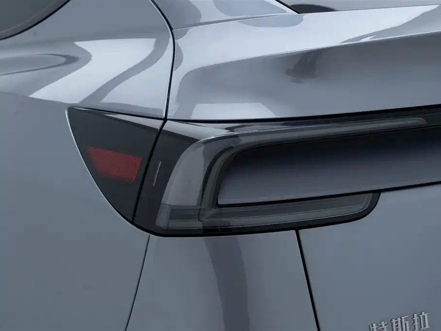 Tesla Model Y 2025 Rear-Wheel Drive Version 2025 - thumbnail 14