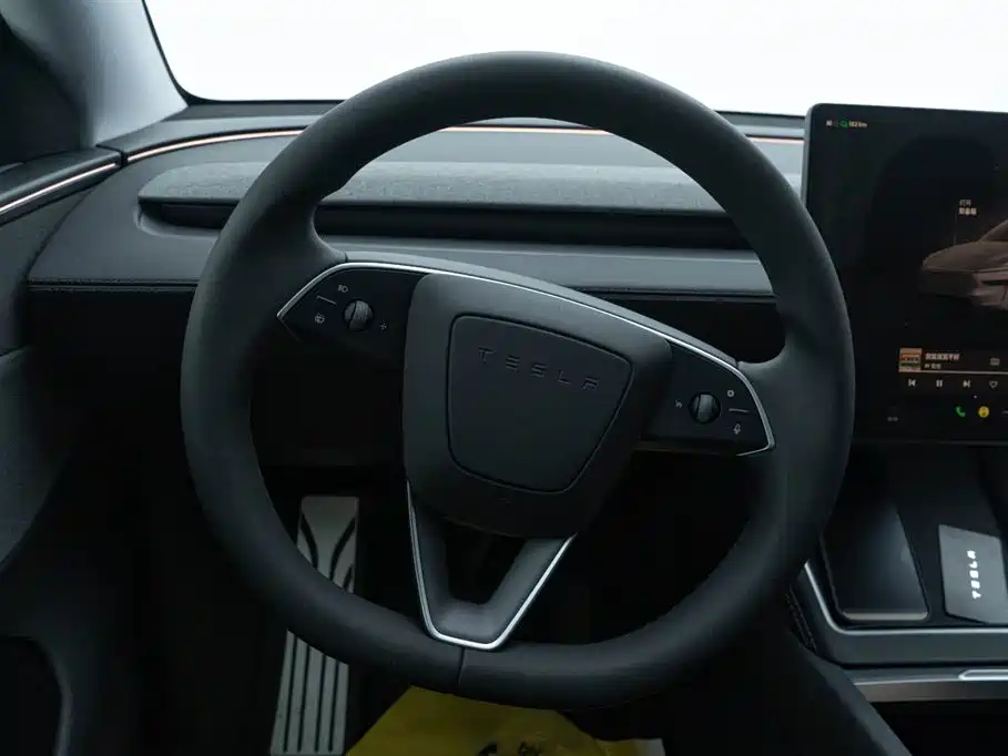 Tesla Model Y 2025 Rear-Wheel Drive Version 2025 - thumbnail 24