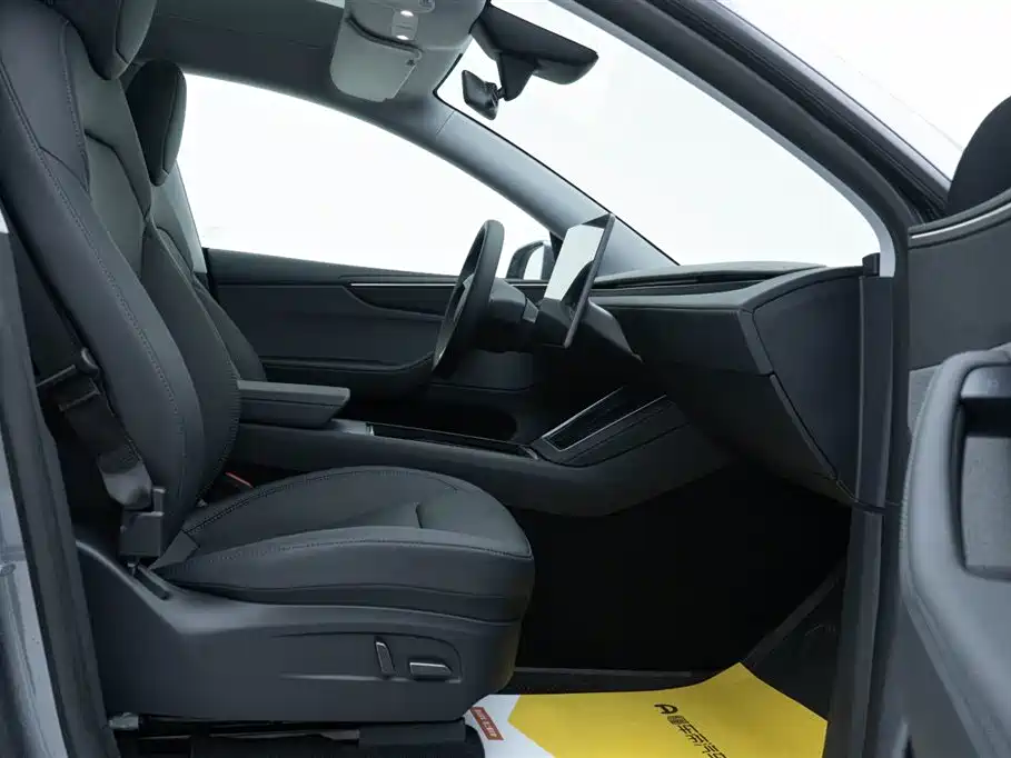 Tesla Model Y 2025 Rear-Wheel Drive Version 2025 - thumbnail 27