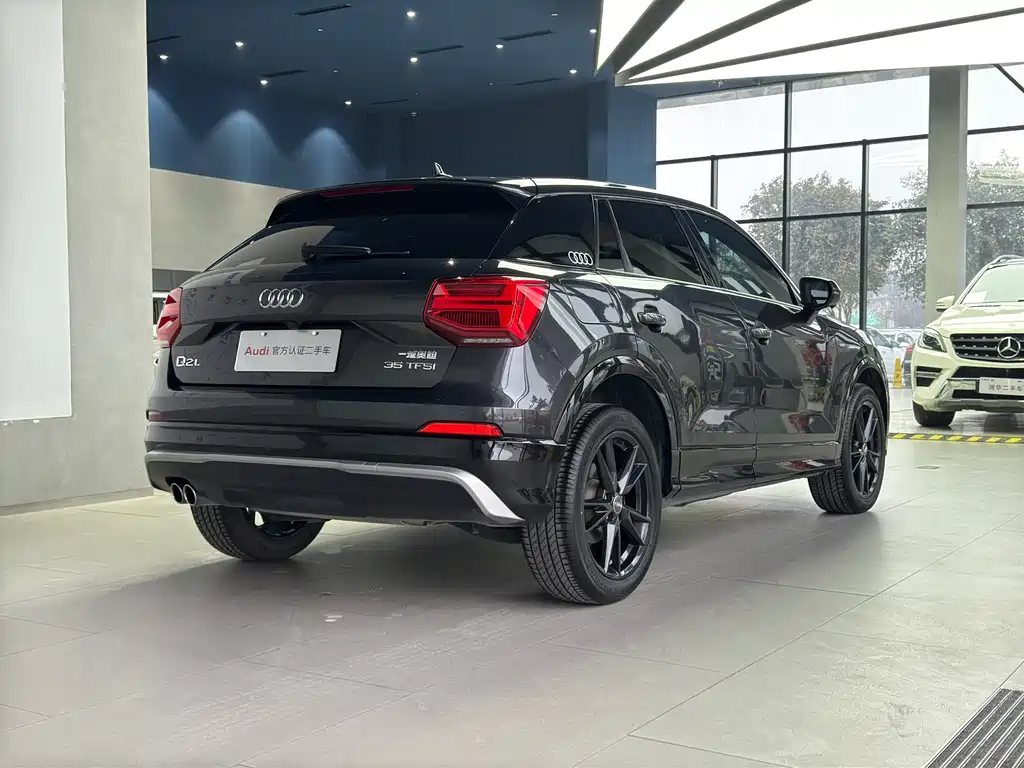 Audi Audi Q2L 2021 35 TFSI Sport Edition 2021 - thumbnail 4