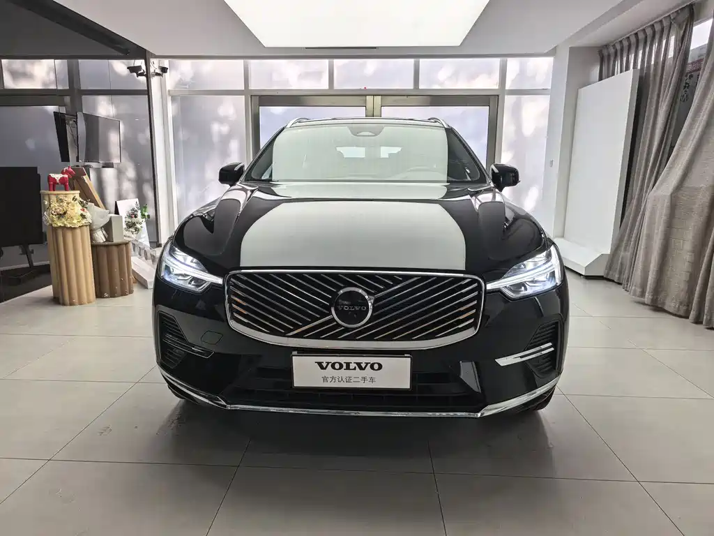 Volvo Volvo XC60 2026 B5 AWD Intelligent Luxury Edition 2025 - thumbnail 2