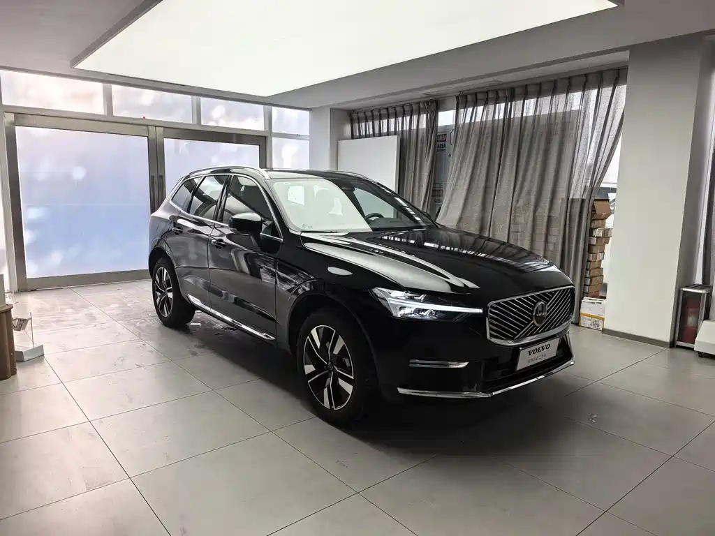 Volvo Volvo XC60 2026 B5 AWD Intelligent Luxury Edition 2025 - thumbnail 3