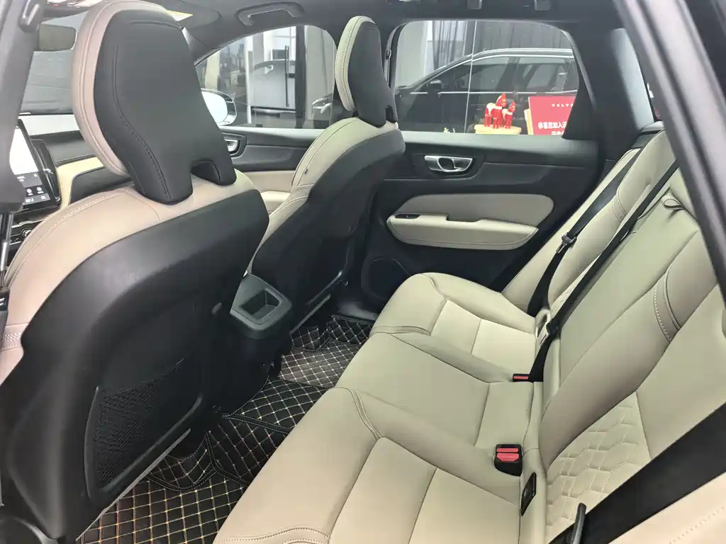 Volvo Volvo XC60 2026 B5 AWD Intelligent Luxury Edition 2025 - thumbnail 8