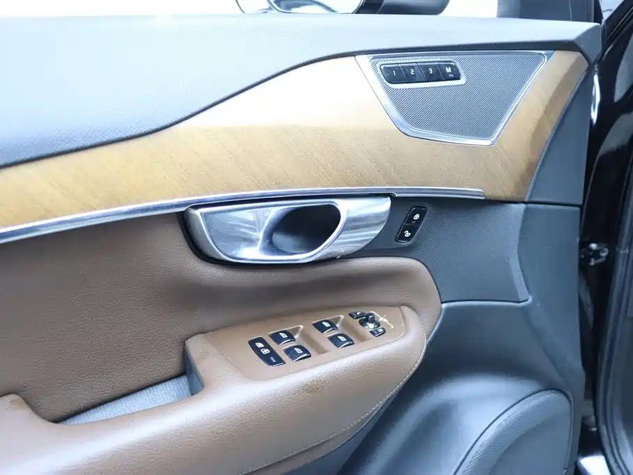Volvo Volvo XC90 2020 Model Year Facelift T6 Momentum Luxury 7-Seat 2020 - thumbnail 12