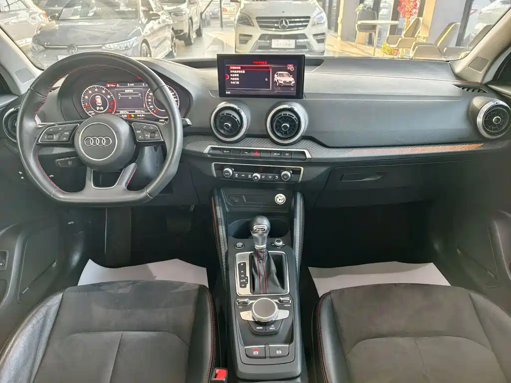 Audi Audi Q2L 2024 35 TFSI Luxury Dynamic Edition 2024 - thumbnail 10