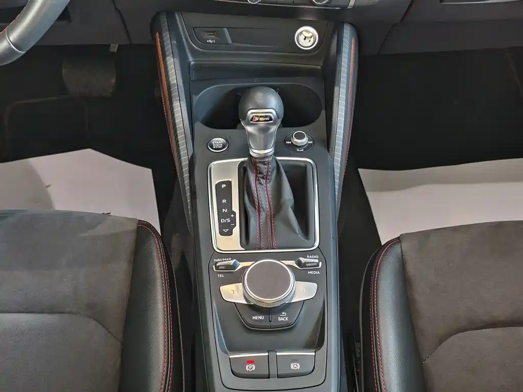 Audi Audi Q2L 2024 35 TFSI Luxury Dynamic Edition 2024 - thumbnail 12