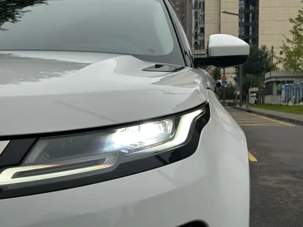 Land Rover Range Rover Evoque 2022 L 249PS R-Dynamic Luxury Edition 2023 - thumbnail 4