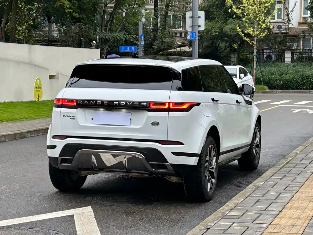 Land Rover Range Rover Evoque 2022 L 249PS R-Dynamic Luxury Edition 2023 - thumbnail 5