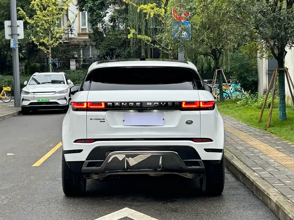 Land Rover Range Rover Evoque 2022 L 249PS R-Dynamic Luxury Edition 2023 - thumbnail 8
