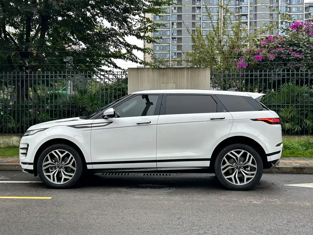 Land Rover Range Rover Evoque 2022 L 249PS R-Dynamic Luxury Edition 2023 - thumbnail 9