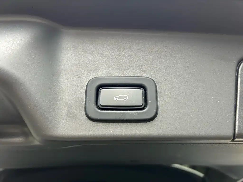 Land Rover Range Rover Evoque 2022 L 249PS R-Dynamic Luxury Edition 2023 - thumbnail 11