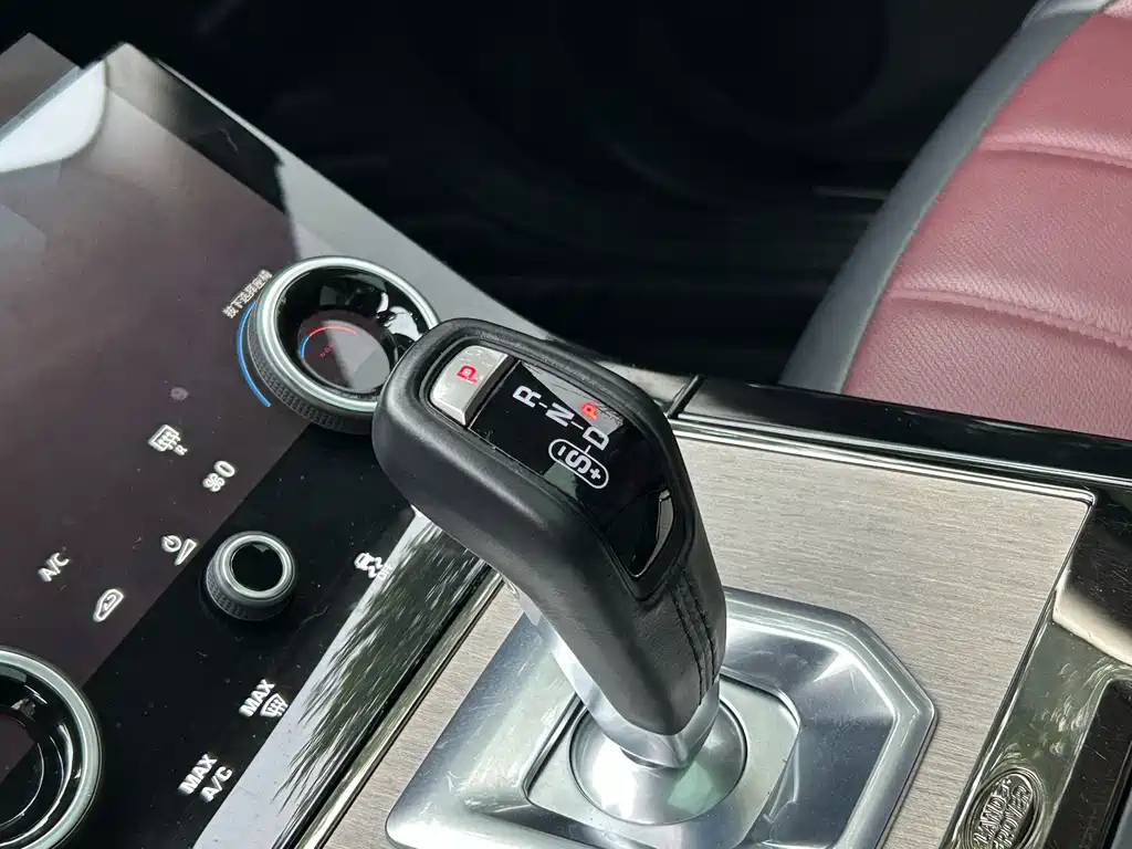 Land Rover Range Rover Evoque 2022 L 249PS R-Dynamic Luxury Edition 2023 - thumbnail 21